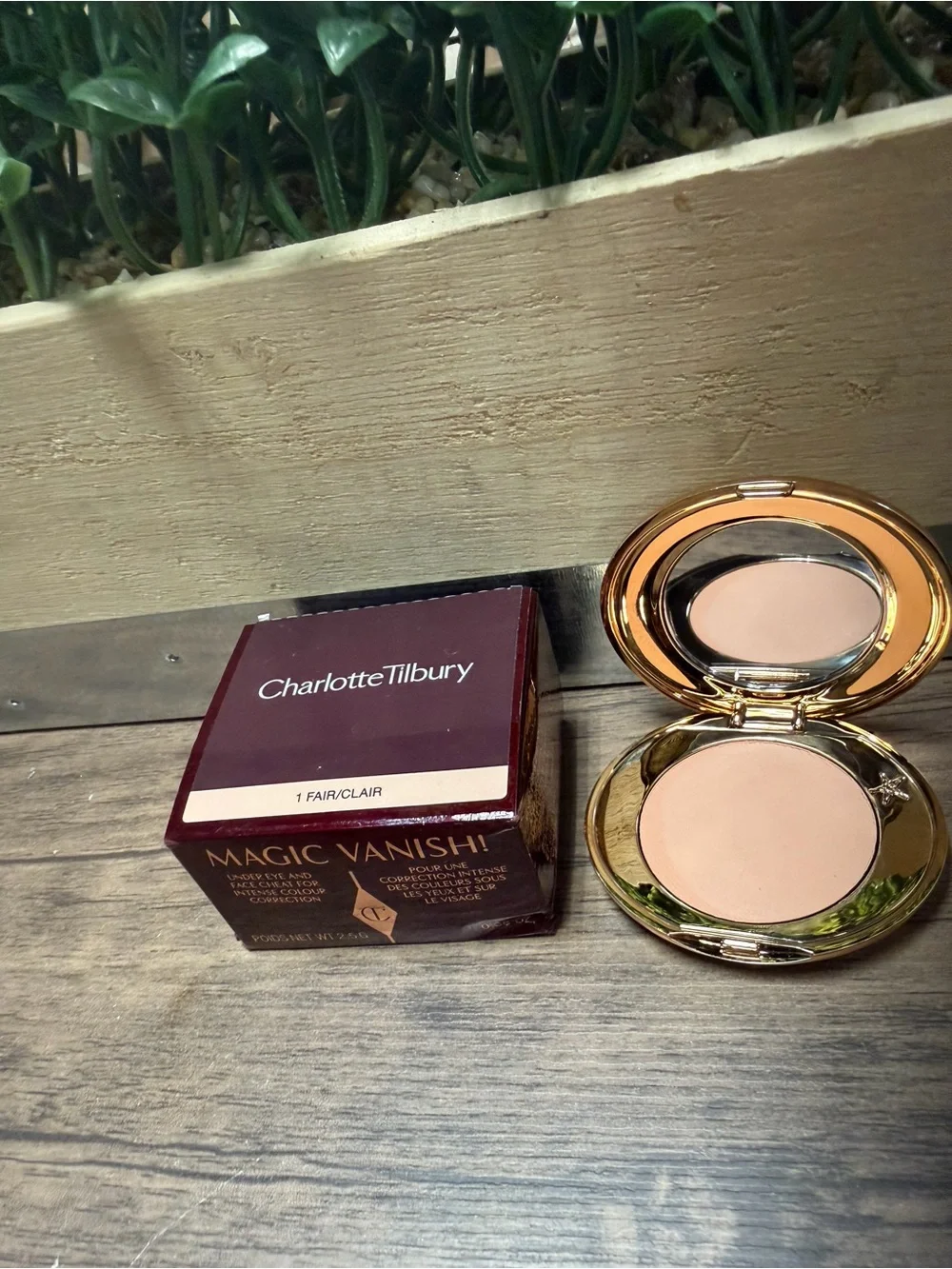 Charlotte Tilbury Magic Vanish Color Corrector